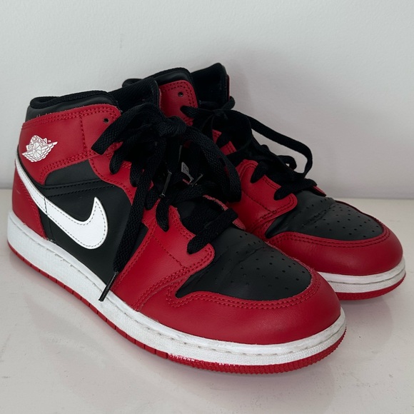 Nike Air Jordan 1 Mid GS Sneakers Black/Gym Red/White Boys Size 7 Youth - Picture 9 of 11